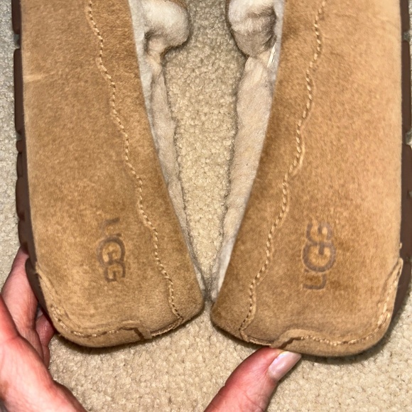UGG Scalloped Moc slippers 6 - Picture 9 of 11